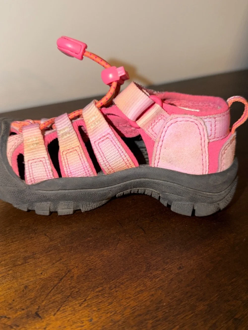 Keen Girls Rubber Toe Newport Hiking Walking Sandals Size 8 Pink Multi